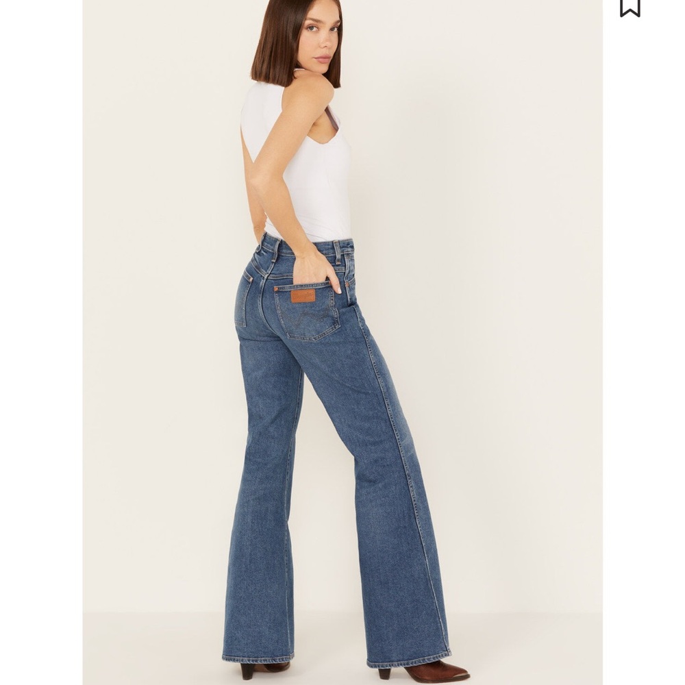 WRANGLER Wanderer Classic Western High Rise Stretch Flare Denim Jeans